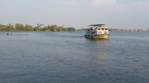 Turbåten till Nedumudi
